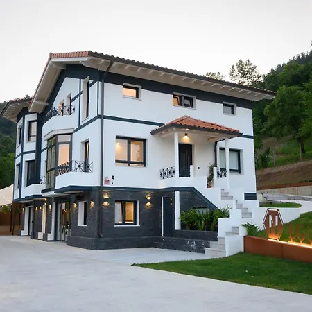 Neguetxea Boutique Guernica y Luno